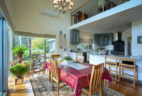 Glenelg On King Bed & Breakfast - Holiday Adelaide 8
