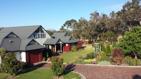 Glenelg On King Bed & Breakfast - Holiday Adelaide 14