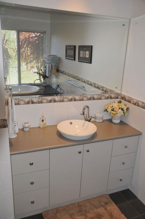 Glenelg On King Bed & Breakfast - Holiday Adelaide 25