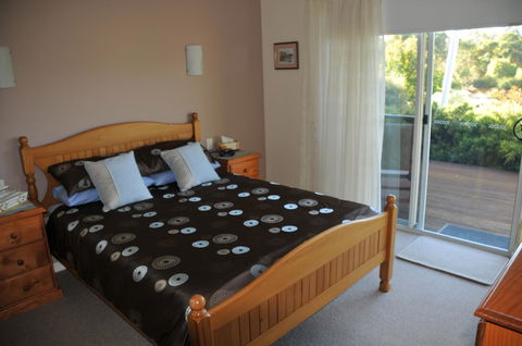 Glenelg On King Bed & Breakfast - Holiday Adelaide 24