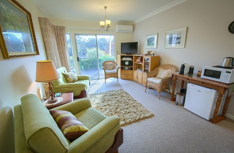 Glenelg On King Bed & Breakfast - Holiday Adelaide 2