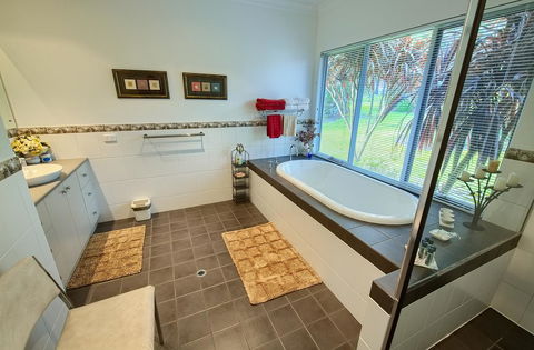 Glenelg On King Bed & Breakfast - Holiday Adelaide 3