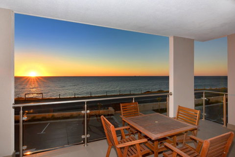 Bunbury Seaview Apartments - Holiday Adelaide 2