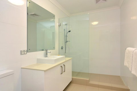 Bunbury Seaview Apartments - Holiday Adelaide 8