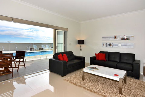 Bunbury Seaview Apartments - Holiday Adelaide 1