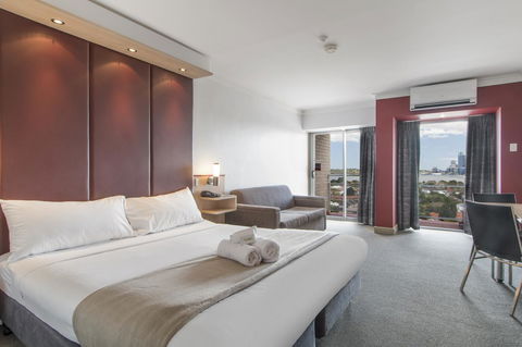 Metro Hotel Perth - Holiday Adelaide 0