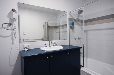 FortyTwo - Oceanside Retreat Busselton - Holiday Adelaide 10