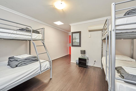 Nomads Byron Bay Backpackers - Holiday Adelaide 34