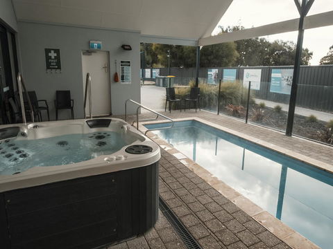 FortyOne - Oceanside Retreat Busselton - Holiday Adelaide 3
