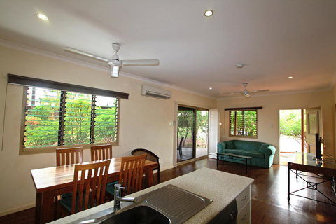 Kimberley Hotel - Holiday Adelaide 4