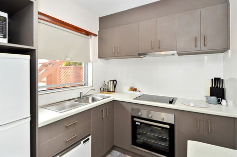 Dolphin Lodge Albany - Self Contained Apartments At Middleton Beach - Holiday Adelaide 31