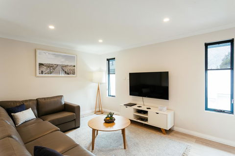 Dolphin Lodge Albany - Self Contained Apartments At Middleton Beach - Holiday Adelaide 40