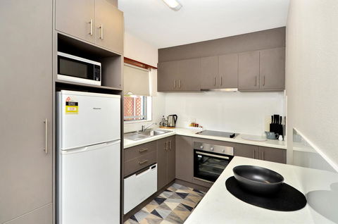Dolphin Lodge Albany - Self Contained Apartments At Middleton Beach - Holiday Adelaide 33