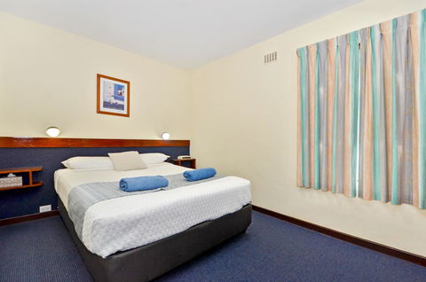 Dolphin Lodge Albany - Self Contained Apartments At Middleton Beach - Holiday Adelaide 6