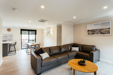 Dolphin Lodge Albany - Self Contained Apartments At Middleton Beach - Holiday Adelaide 39