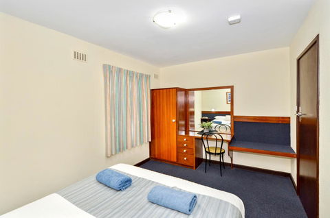 Dolphin Lodge Albany - Self Contained Apartments At Middleton Beach - Holiday Adelaide 25