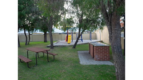 FortyThree - Oceanside Retreat Busselton - Holiday Adelaide 35
