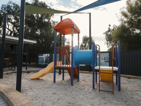 FortyThree - Oceanside Retreat Busselton - Holiday Adelaide 34