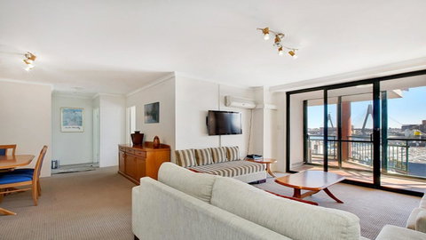 Darling Harbor Apartment - Holiday Adelaide 1