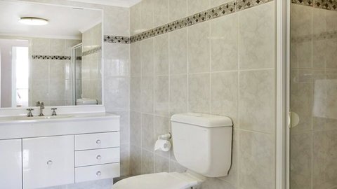 Darling Harbor Apartment - Holiday Adelaide 5