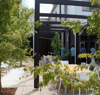 Crossroads Hotel - Holiday Adelaide