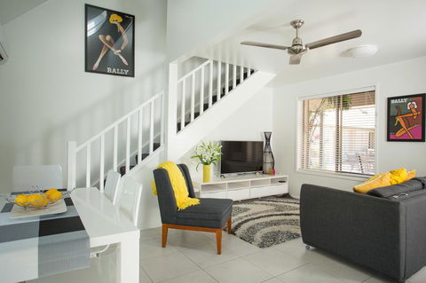 Byron Central Apartments - Holiday Adelaide 0