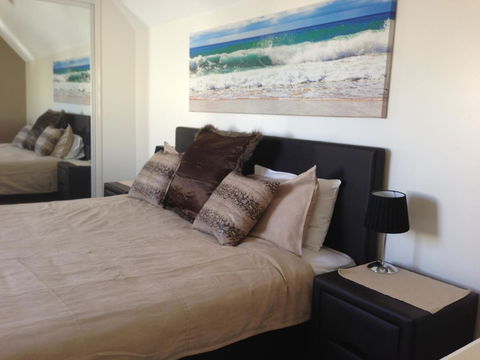 Byron Central Apartments - Holiday Adelaide 25