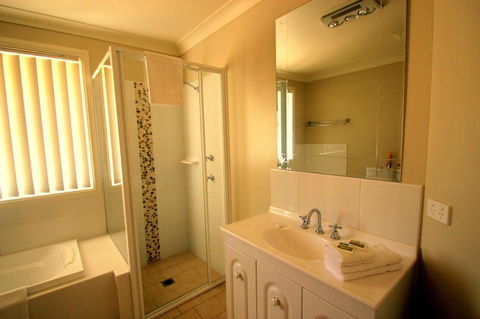 Colonial Court Villas - Holiday Adelaide 29