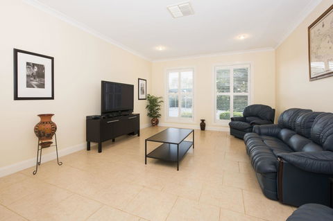 Colonial Court Villas - Holiday Adelaide 8