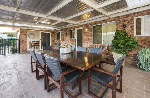 Colonial Court Villas - Holiday Adelaide 5