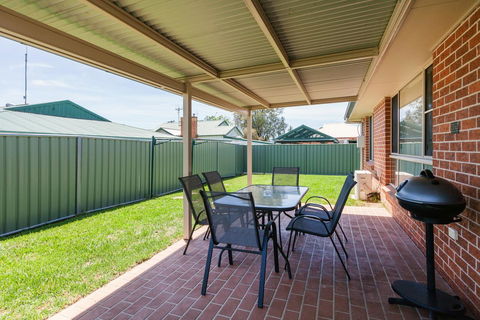 Colonial Court Villas - Holiday Adelaide 32