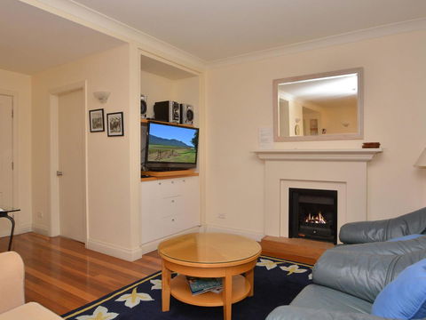 Villa 2br Prosecco Villa Located Within Cypress Lakes Resort - Holiday Adelaide 1