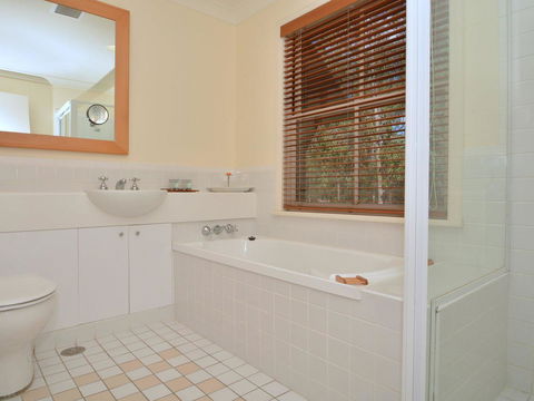 Villa 2br Prosecco Villa Located Within Cypress Lakes Resort - Holiday Adelaide 13