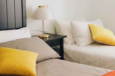 Modern & Cosy 2-Bedroom Apartment Hornsby - Holiday Adelaide 0