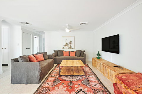 The Lord Byron - Holiday Adelaide 28