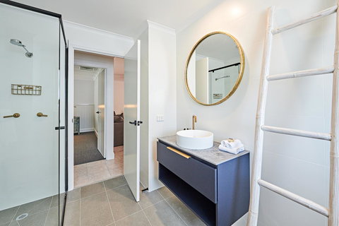 The Lord Byron - Holiday Adelaide 17