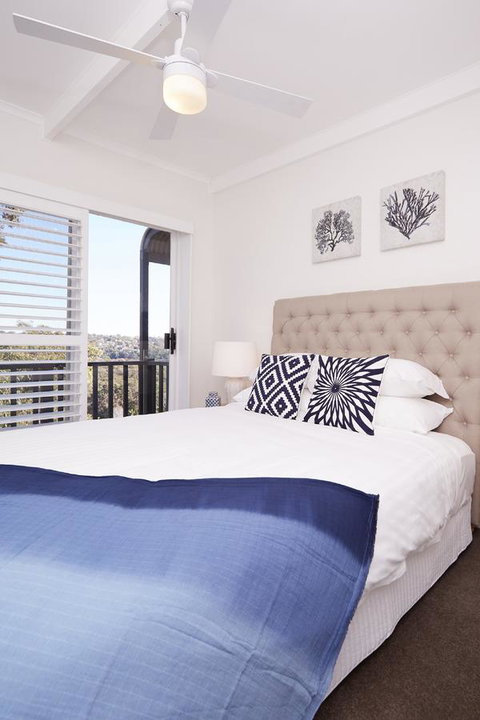 Bright And Spacious Family Home With Leafy Deck - Holiday Adelaide 13