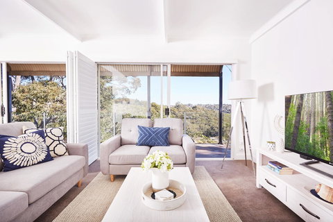 Bright And Spacious Family Home With Leafy Deck - Holiday Adelaide 14