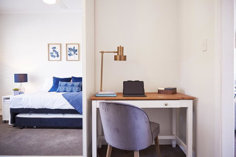 Bright And Spacious Family Home With Leafy Deck - Holiday Adelaide 27