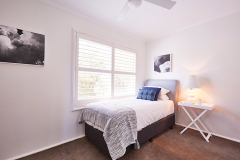 Bright And Spacious Family Home With Leafy Deck - Holiday Adelaide 24