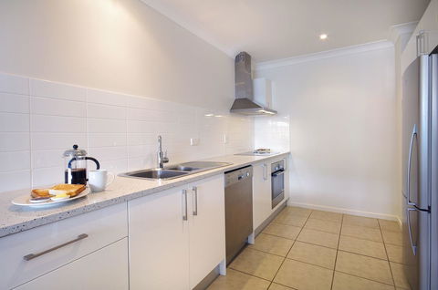 Macquarie Waters Boutique Apartment Hotel - Holiday Adelaide 17