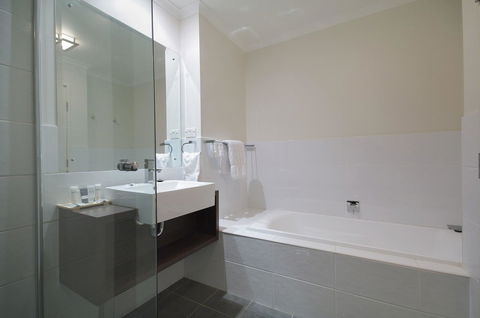 Macquarie Waters Boutique Apartment Hotel - Holiday Adelaide 20