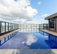 Japanese Style waterfront apt wt rooftop pool - Holiday Adelaide