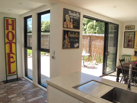 Apple Tree Cottage - Holiday Adelaide 6
