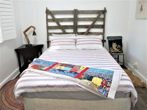 Apple Tree Cottage - Holiday Adelaide 10