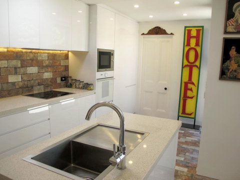 Apple Tree Cottage - Holiday Adelaide 5