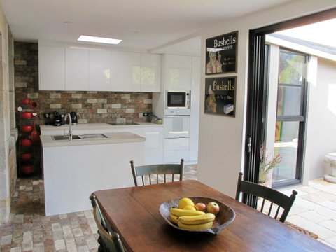 Apple Tree Cottage - Holiday Adelaide 4