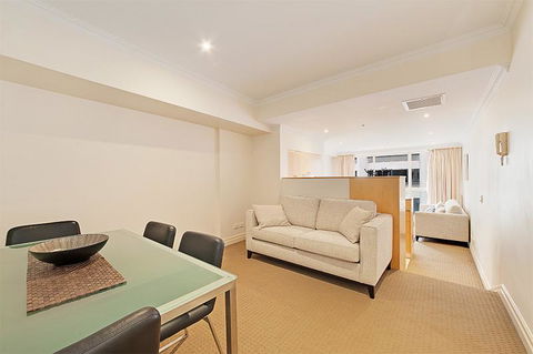 Wyndel Apartments Sydney CBD - Bond - Holiday Adelaide 9