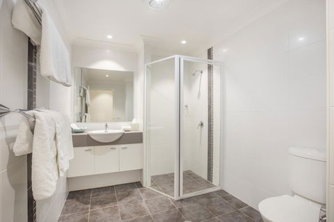 Beachfront 2 - Holiday Adelaide 18