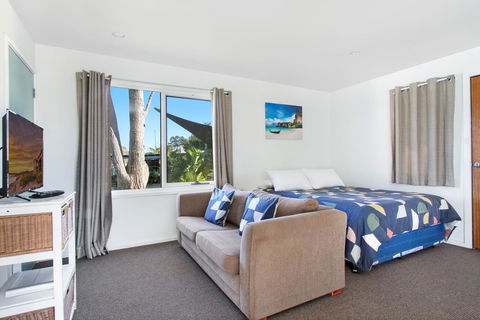 Huskisson Holiday Motel Cabins - Holiday Adelaide 0